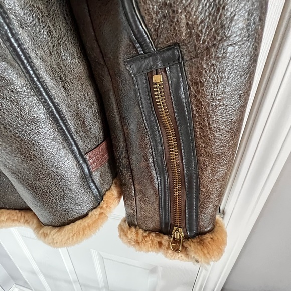 Avirex vintage limited edition leather bomber jacket. - Picture 10 of 16